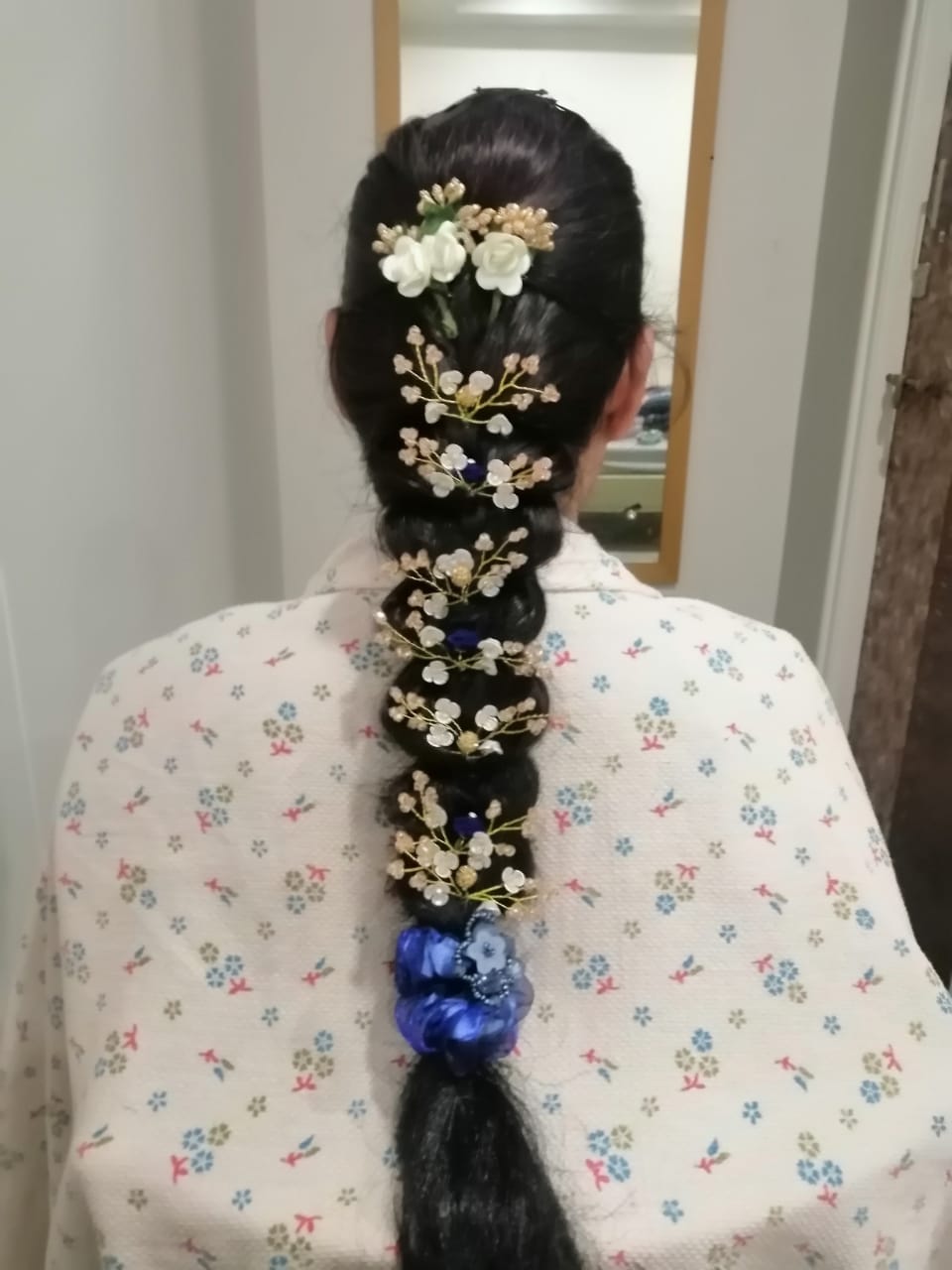 White Floral Hair Decoration