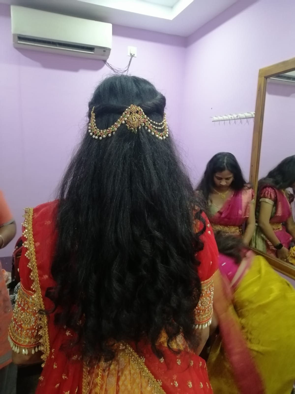 Gold Hair Accessories & Styling